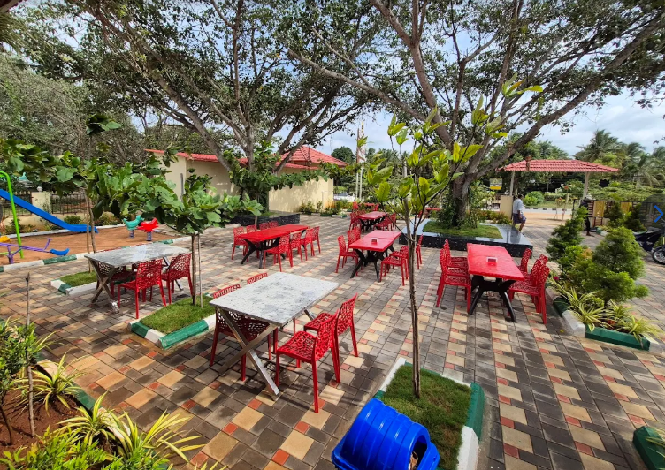 Open garden ambiance of Miracle Garden vegetarian restaurant